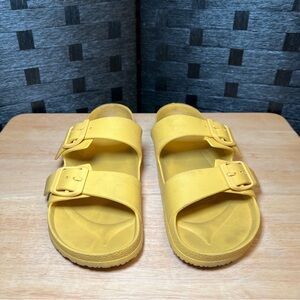 Women’s size 12 Shade and Shore sandals